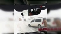 Mardin'de Kar Yağışı Nedeniyle Araçlar Mahsur Kaldı Haberi