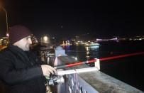 İBRAHIM ŞAHIN - Oltasını Alan Galata Köprüsüne Koştu