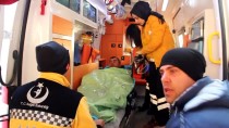 KURTARMA HELİKOPTERİ - Ormanda Mahsur Kalan Çalışanlar Helikopterle Kurtarıldı