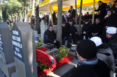 SANKO Holding Ve GSO'nun Kurucusu Sani Konukoğlu, Mezarı Başında Anıldı