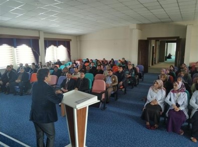 Şuhut'ta Kur'an Kursları İlk Yarı Değerlendirme Toplantısı