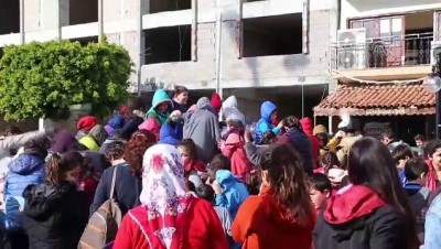 Antalya'da Öğrencilere 'Karlı' Karne Hediyesi