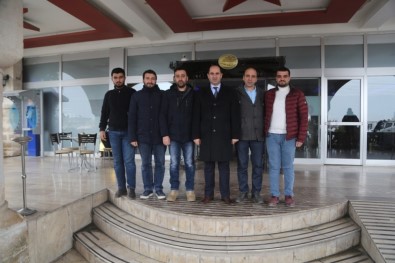 Askere Giden Gazeteciye Veda Yemeği