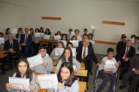 YARIYIL TATİLİ - Aydın'da Öğrencilerin Karnelerini Vali Köşger Verdi