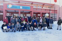 KARAADILLI - Başkan Bozkurt'tan Öğrencilere Karne Hediyesi