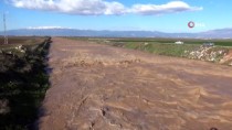 Hatay'da Baraj Kapakları Açıldı, Mahalleri Su Bastı