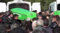 KARACAOĞLAN - Kazada Ölen Aynı Aileden 5 Kişinin Cenazesi Defnedildi
