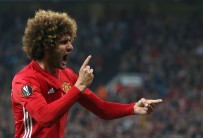 MANCHESTER - Manchester United'da Fellaini Birkaç Hafta Takımdan Uzak Kalacak