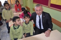 EMIN ÇıNAR - MHP İl Başkanı Aydın, Öğrencilerine Karne Dağıttı