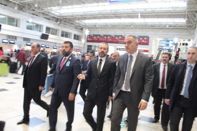 Bakan Ersoy, Antalya Havalimanı'nı İnceledi