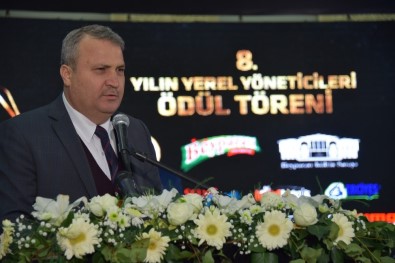 Başkan Çerçi, 'Türkiye'de Yılın Yerel Yöneticisi' Ödülünü Aldı
