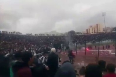 Cezayir Kupası'nda Arbede Açıklaması 70 Yaralı
