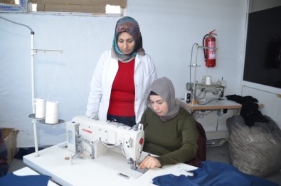 Engelli Bireyler Tekstil Kursunda İstihdam Ediliyor