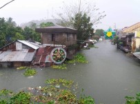 Filipinler'de Ölü Sayısı Artıyor