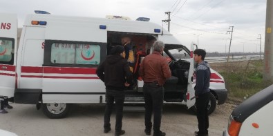 Minibüste Sinir Krizi Geçiren Genç Kız Polisi Ve 112 Ekiplerini Alarma Geçirdi