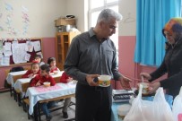 SAĞLIKLI BESLENME - Minik Öğrenciler Kahvaltılarını Okulda Çorba İçerek Yapıyor