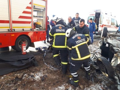 Nevşehir'de İki Otomobil Kafa Kafaya Çarpıştı Açıklaması 2 Ölü, 2 Yaralı