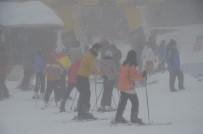 Uludağ'da Yoğun Sis Görüş Mesafesini 5 Metreye Düşürdü