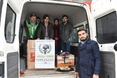 Üniversiteli Gençler, Diyarbakır'daki Köy Okula Yardım Elini Uzattı