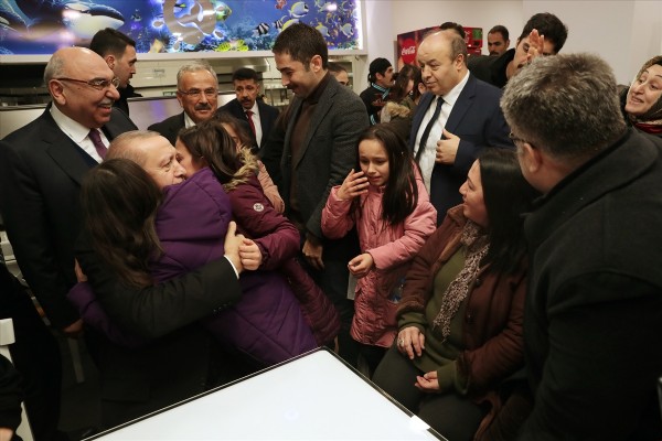 Erdoğan'a sevgi gösterisi