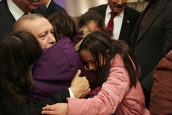 Erdoğan'a sevgi gösterisi