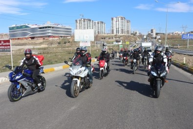 Doğu Türkistan'da Yaşanan Zulümlere Motosikletli Tepki