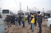 ÇEVİK KUVVET POLİSİ - Fenerbahçe Taraftarı Bursa Girişinde Didik Didik Arandı