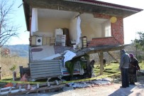 Kamyon Eve Çarptı, Mutfak Çöktü Açıklaması 2 Yaralı