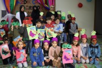 KARNE HEYECANI - Suriyeli Öğrencilerin Karne Heyecanı