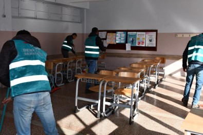 Tunceli'de Hükümlüler, Okullarda Çocuklar İçin Çalışmaya Başladı