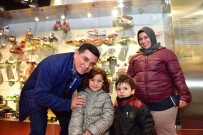 OYUNCAK MÜZESİ - Tütüncü'den Öğrencilere Karne Hediyesi