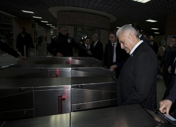Binali Yıldırım Marmaray ile yolculuk yaptı