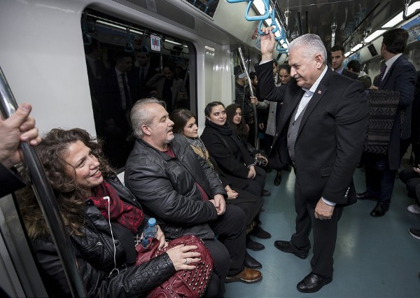Binali Yıldırım Marmaray ile yolculuk yaptı