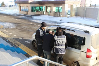 Kars'ta Kablo Ve Oto Yedek Parça Hırsızlığı