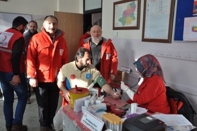 Kars'ta Kızılay'ın Kan Bağışı Kampanyasına Yoğun İlgi