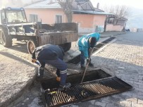 MASKİ'den Demirci'nin Mahallelerinde Izgara Temizliği