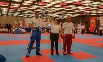 BOKS - Muratpaşa Belediyespor'un Sporcusu 2 Altın Madalyayla Döndü