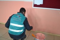 ABDULLAH YıLMAZ - Salihli'de Okullar Yükümlülerle Güzelleşiyor