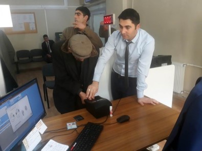 Yaşlı Ve Engelli Vatandaşların Nüfus Hizmetlerinde 'Evden Al' Uygulaması Devam Ediyor