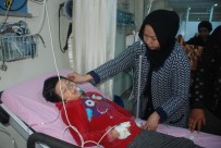 GAZIOSMANPAŞA ÜNIVERSITESI - Kahraman Dağıtıcı Kurtardığı Çocukları Ziyaret Etti