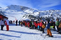 ERGAN DAĞI - Kayak Temel Eğitim Kursu Başladı