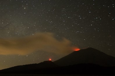 Meksika'da Popocatepetl Yanardağı Faaliyete Geçti
