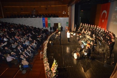 Muhtarların Konserinde Bozbey'den Türkü