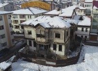 ÇÖKME TEHLİKESİ - Sivas'ta Tarihi Konak Tehlike Saçıyor
