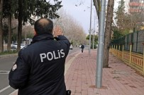ŞİDDETLİ RÜZGAR - Ağacın Gövdesinden Gelen Sesler Polisi Alarma Geçirdi