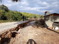 Çevlik Mahallesi'nde Heyelandan Zarar Gören Yol Onarıldı