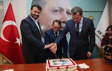 Cumhurbaşkanı Erdoğan'ın Manevi Oğlu İbo'nun Doğum Günü Kutlandı