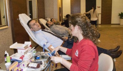 AOSB'den Kızılay'a Kan Bağışı