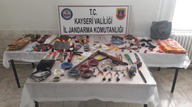 Jandarma 3 Faili Mehçul Hırsızlık Olayını Aydınlattı