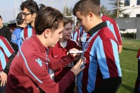 KİMSESİZ ÇOCUKLAR - Kimsesiz Çocuklar Trabzonspor Antrenmanında